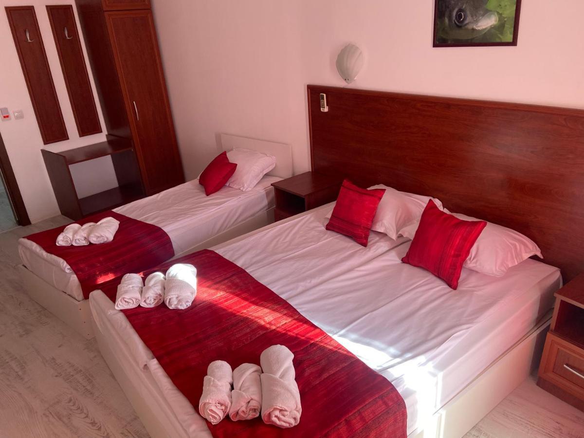 Ribarska Sreshta Family Hotel Царево Екстер'єр фото