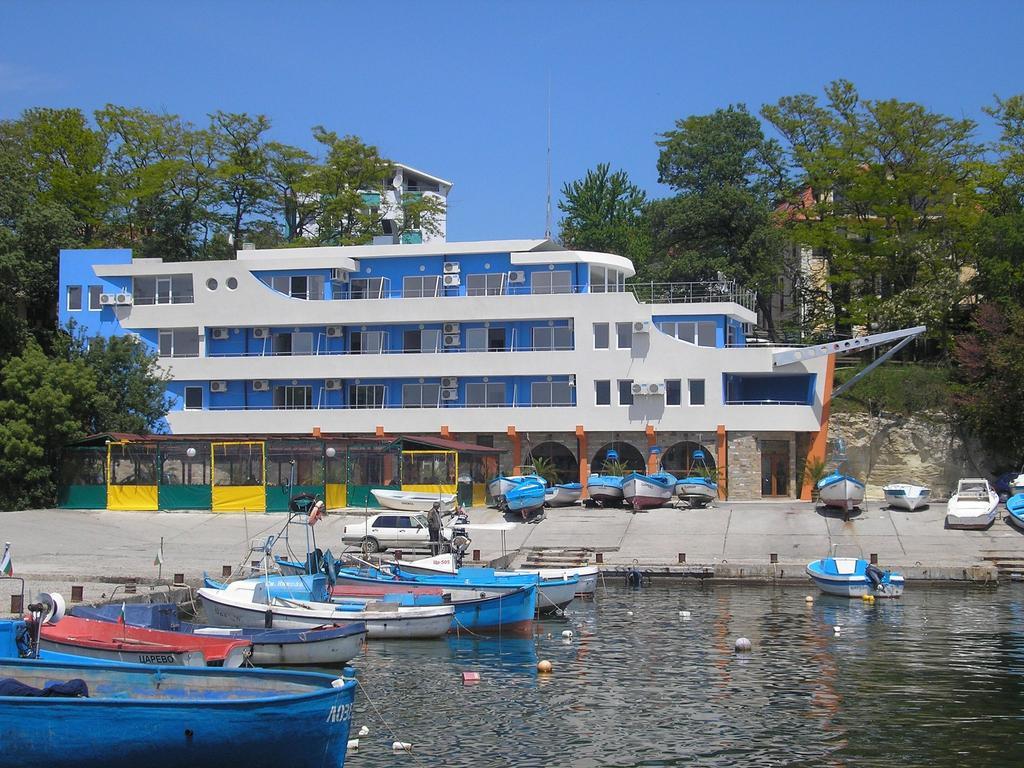 Ribarska Sreshta Family Hotel Царево Екстер'єр фото