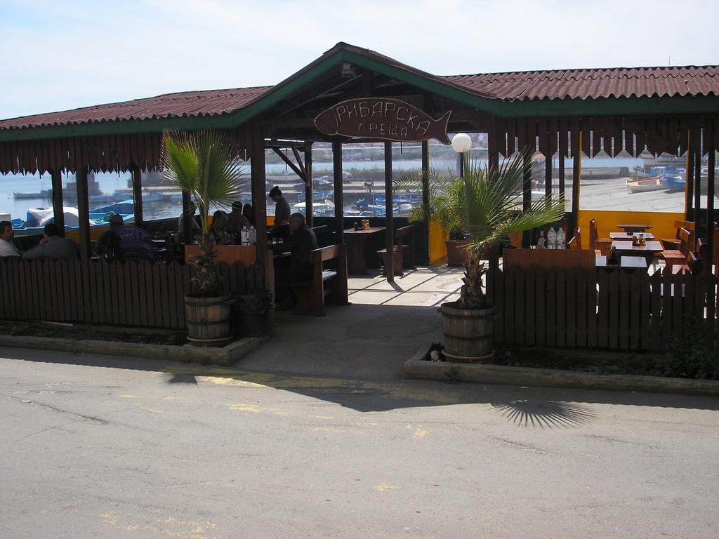 Ribarska Sreshta Family Hotel Царево Екстер'єр фото